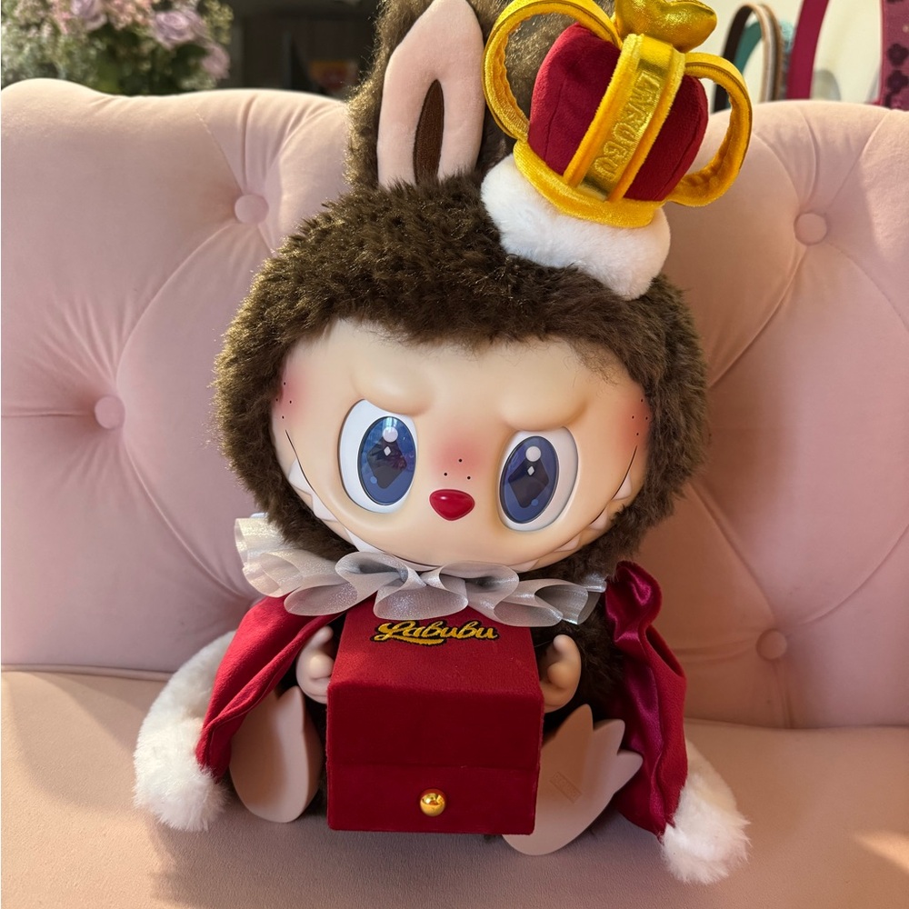 THE MONSTERS Let’s Checkmate Series- Vinyl Plush Doll 👑